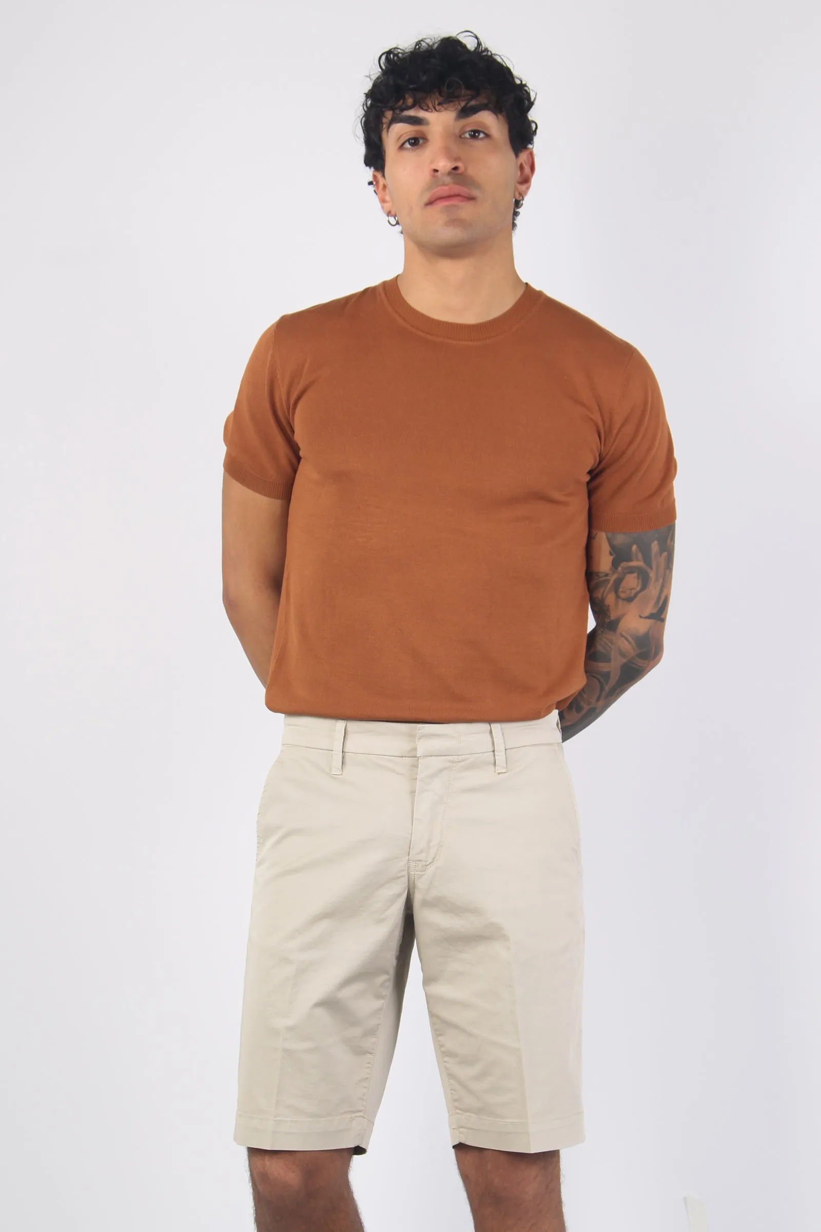 Bermuda Gabardina Slim Fit Carne Medio