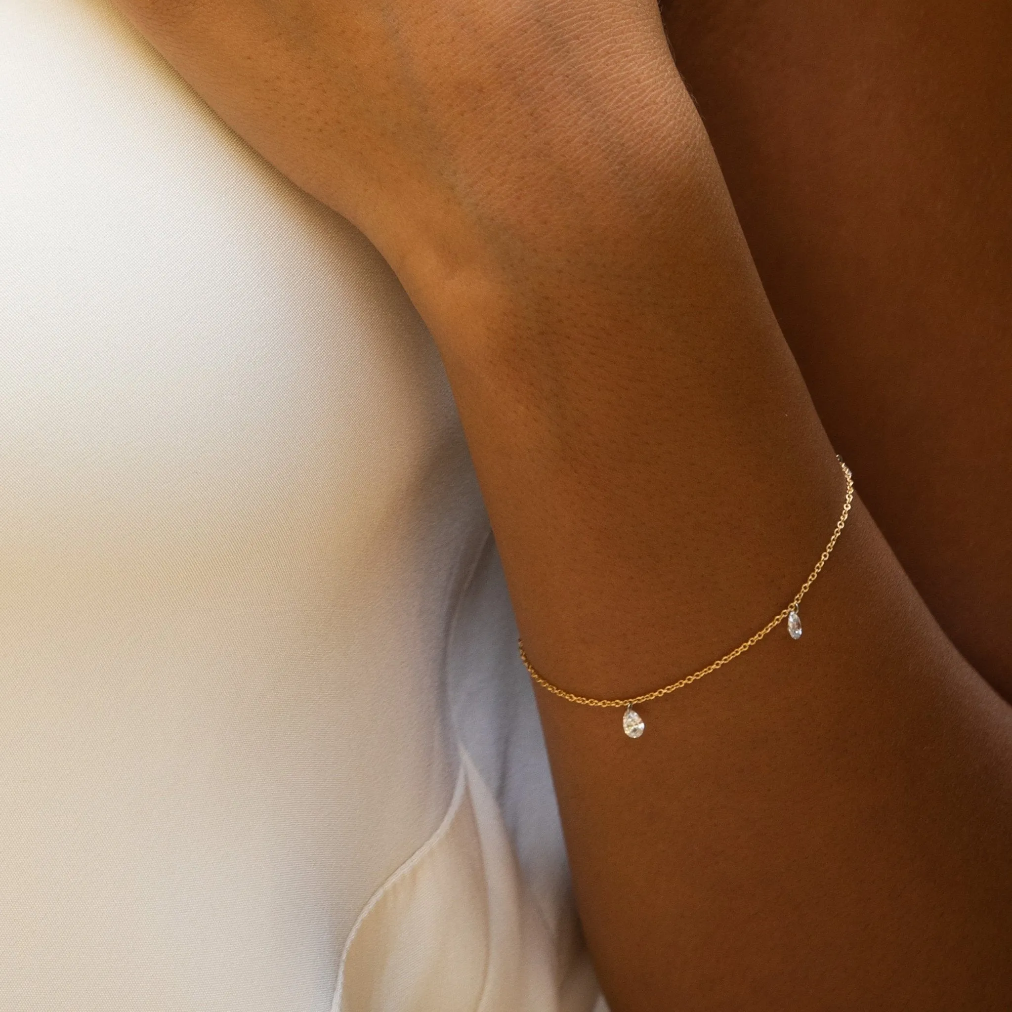 Gold Chain Bracelet with Three Pear-Shaped Free-Set Diamonds