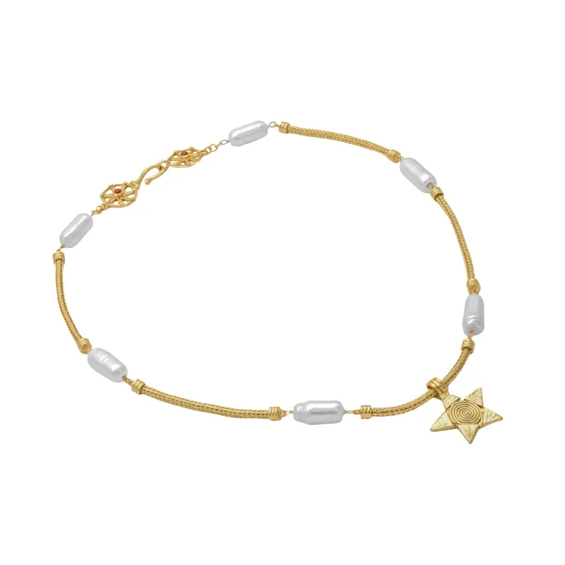 Lucretia Necklace with Pearl and Garnet - 18K Gold Plated