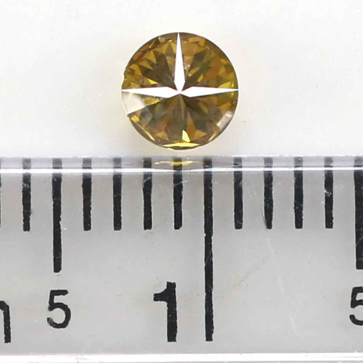 Natural Loose Round Diamond Fancy Color 0.25 CT 3.90 MM Round Brilliant Cut Diamond KR668