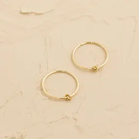 Prélude Sleeper Hoop Earrings – 10k Yellow Gold