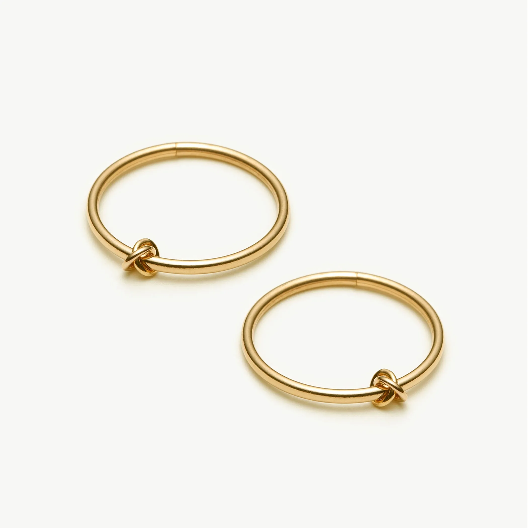 Prélude Sleeper Hoop Earrings – 10k Yellow Gold