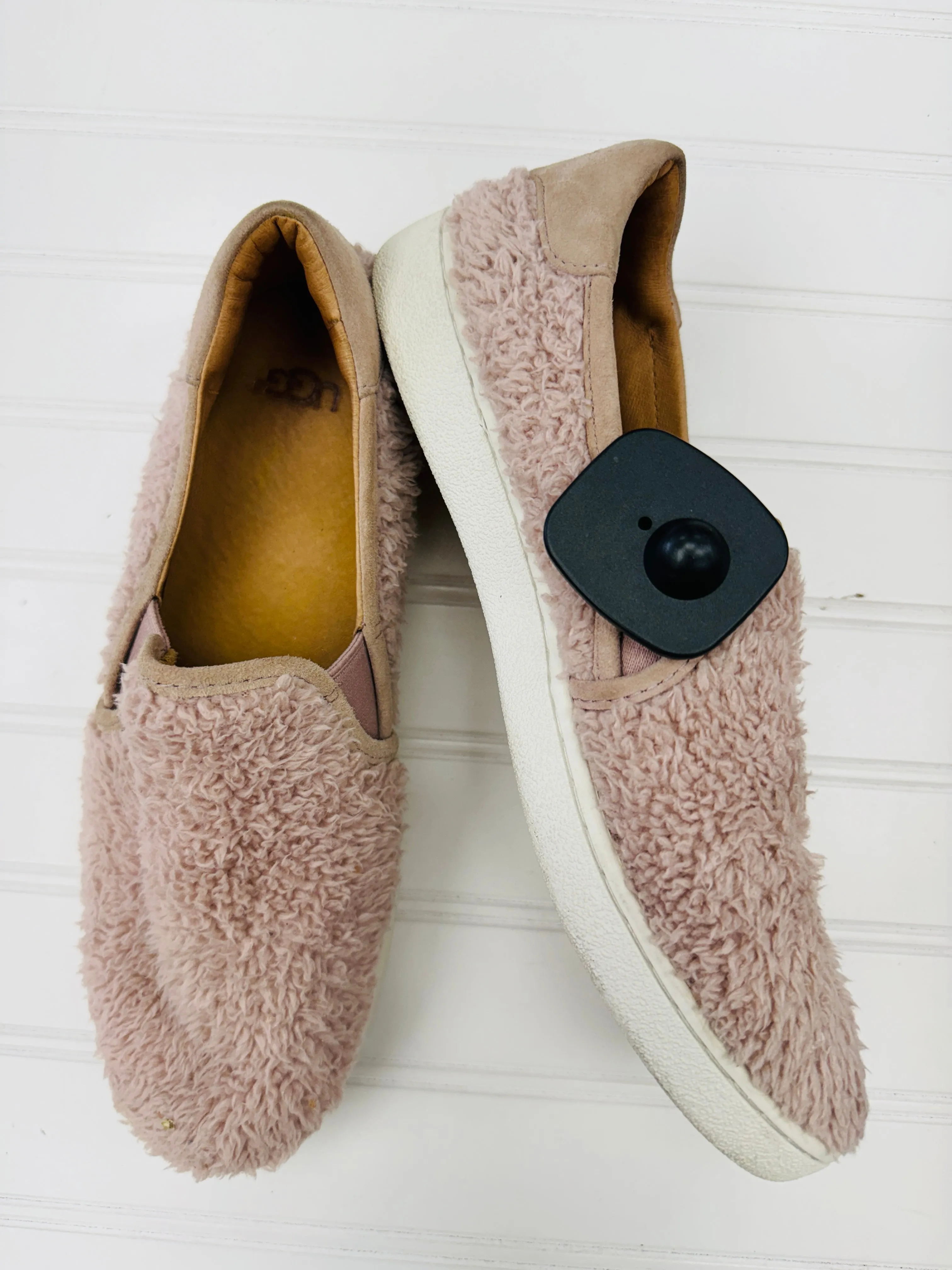 Shoes Flats By Ugg In Mauve, Size: 8