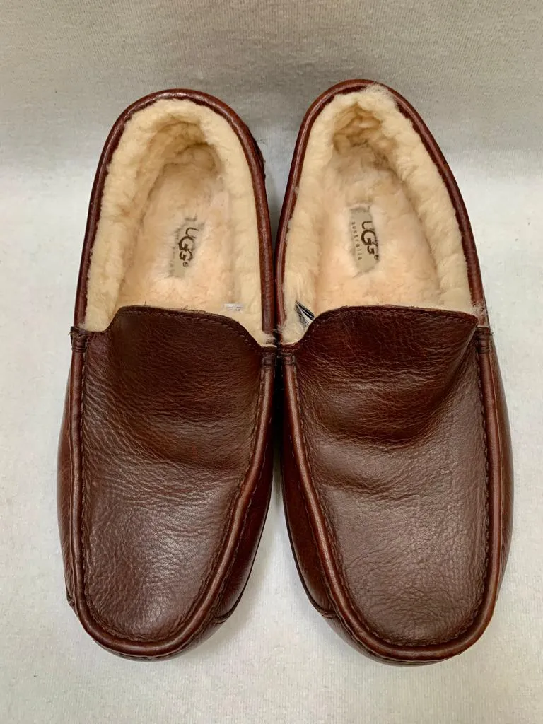 UGG Men's Ascot Leather Slippers (PREOWNED)