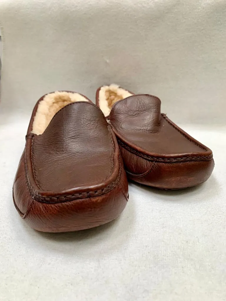 UGG Men's Ascot Leather Slippers (PREOWNED)