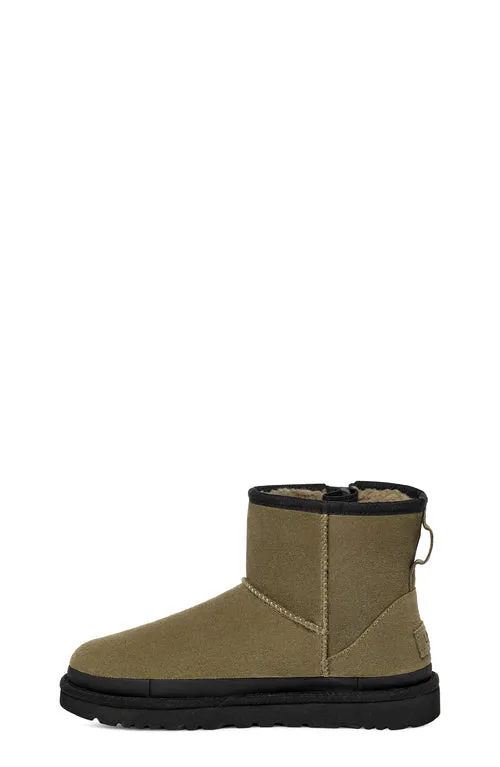 UGG Womens Classic Mini Zipper Tape Logo Boots